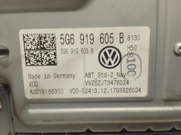 Pantalla de navegación de un Volkswagen Polo VI (AW1) 1.0 TSI 12V 2018