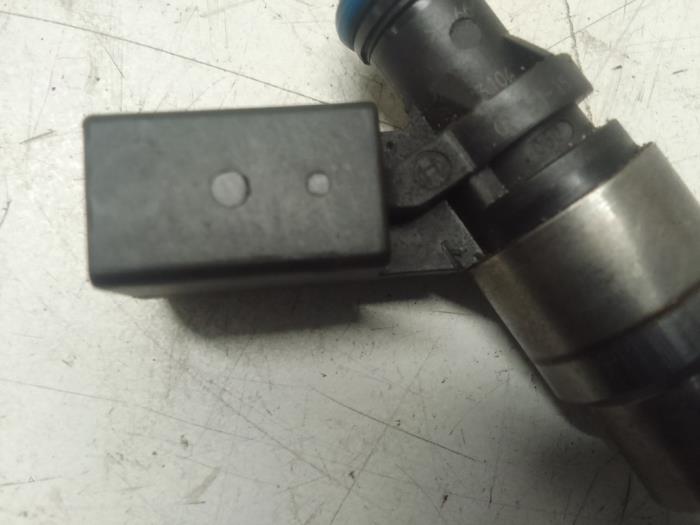 Injektor (Benzineinspritzung) van een Seat Leon (1P1) 2.0 TFSI FR 16V 2008