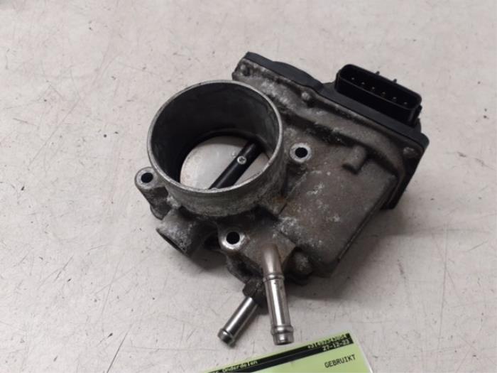Throttle body Toyota Corolla Verso 1.8 16V VVTi 220300D011 V000367
