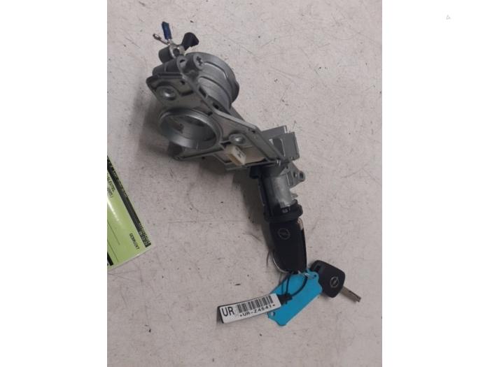 Używane Stacyjka + Kluczyk Opel Astra H GTC (L08) 1.6 16V Twinport Cena na żądanie oferowane przez Autodemontage van de Laar