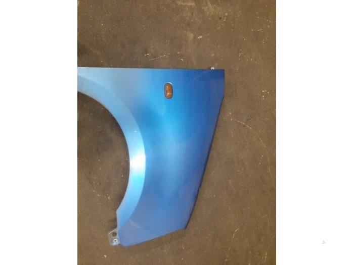 Front wing, right from a Suzuki Wagon-R+ (RB) 1.3 16V 2002