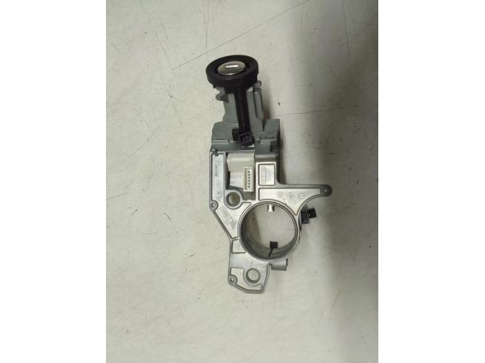 Ignition switch contact block from a Opel Astra G (F08/48)  2004