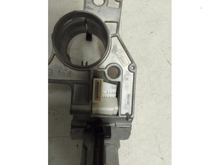 Ignition switch contact block from a Opel Astra G (F08/48)  2004
