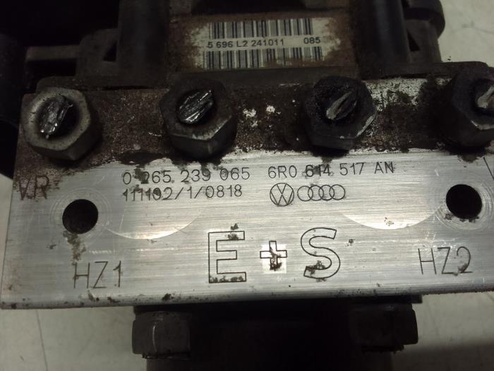 ABS pump from a Seat Ibiza IV (6J5) 1.4 16V 2012