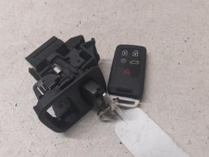 Used Ignition lock + key Volvo V70 (BW) 2.0 D3 16V Price on request offered by Autodemontage van de Laar