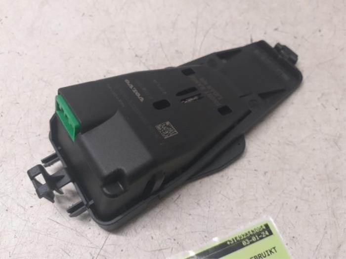 Begagnade Radarsensor Volvo V70 (BW) 2.0 D3 16V Pris € 200,00 Marginaltabell erbjuds av Autodemontage van de Laar