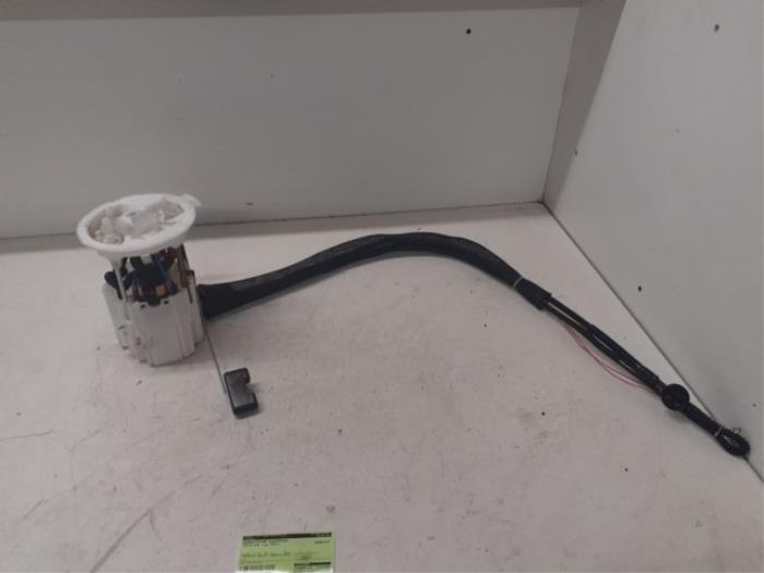 Gebrauchte Kraftstoffpumpe Elektrisch Volvo V70 (BW) 2.0 D3 16V Preis € 90,00 Margenregelung angeboten von Autodemontage van de Laar