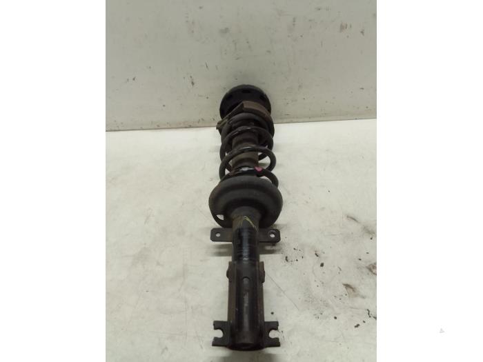 Front shock absorber rod, left from a Renault Trafic (1FL/2FL/3FL/4FL) 1.6 dCi 125 Twin Turbo 2017
