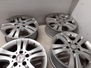 Begagnade Hjuluppsättning Mercedes Diversen Pris € 250,00 Marginaltabell erbjuds av Autodemontage van de Laar