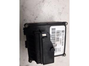 ABS Pumpe van een Volkswagen Passat Variant (3C5) 2.0 TDI 16V Bluemotion 2009