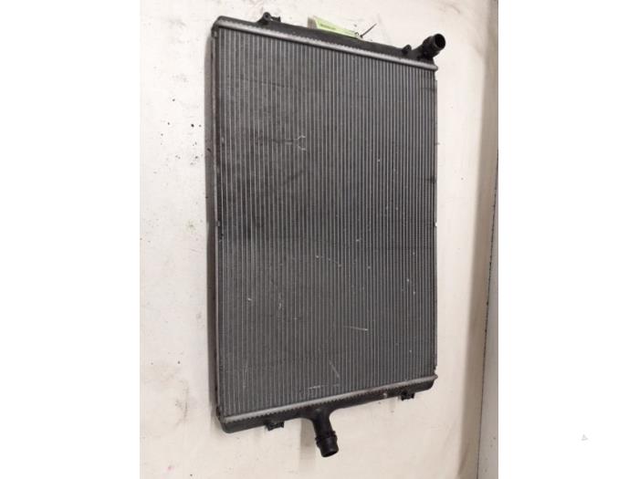 Usagé Radiateur Volkswagen Passat Variant (3C5) 2.0 TDI 16V Bluemotion Prix € 35,00 Règlement à la marge proposé par Autodemontage van de Laar