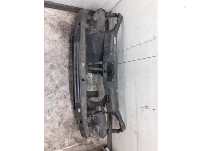 Front panel from a Volkswagen Polo III (6N2) 1.4 16V 75 2000