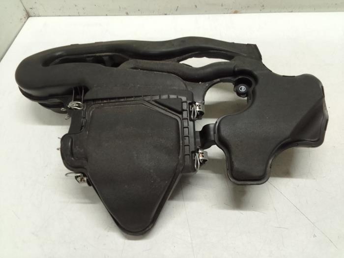 Begagnade Luftfilterhus Toyota Aygo (B40) 1.0 12V VVT-i Pris € 125,00 Marginaltabell erbjuds av Autodemontage van de Laar
