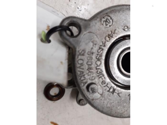 Usados Rodillo tensor correa múltiple Peugeot 108 1.0 12V VVT-i Precio € 30,00 Norma de margen ofrecido por Autodemontage van de Laar