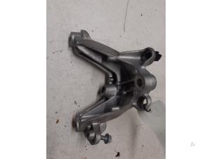 Engine mount from a Renault Clio V (RJAB)  2022
