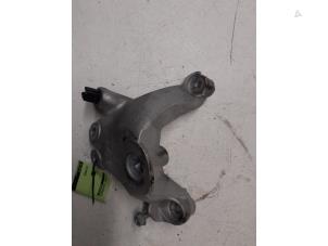 Engine mount from a Renault Clio V (RJAB)  2022