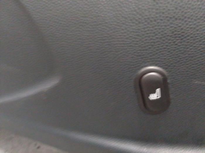Asiento derecha de un Ford Fiesta 6 (JA8) 1.25 16V 2011