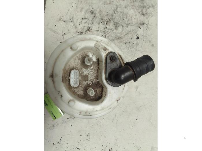 Electric fuel pump from a Iveco New Daily VI 33S14, 35C14, 35S14 2017