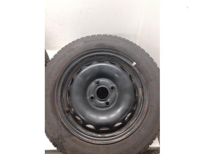 Kit jantes + pneus d'hivers d'un Toyota Aygo (B40) 1.0 12V VVT-i 2019