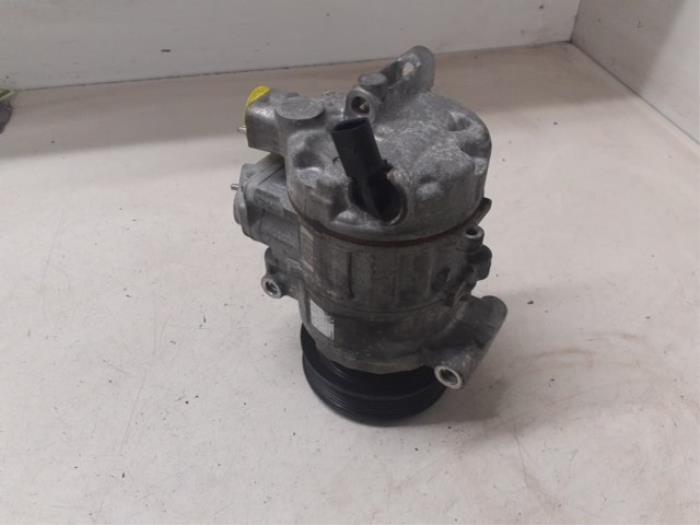 Air conditioning pump from a Seat Leon (1P1) 1.2 TSI 2013