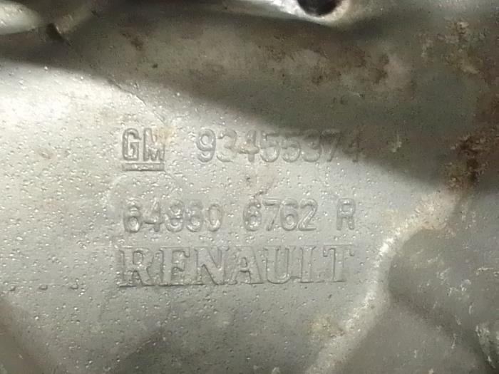 Gearbox mount from a Renault Trafic (1FL/2FL/3FL/4FL) 1.6 dCi 95 2017