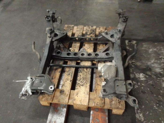 Subframe from a Mercedes-Benz Vito (447.6) 2.0 114 CDI 16V 4x4 2020