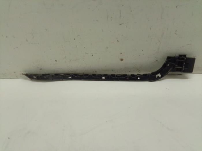 Rear bumper bracket, left from a Mercedes-Benz Vito (447.6) 2.0 114 CDI 16V 4x4 2020