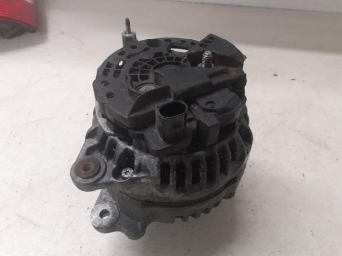 Begagnade Dynamo Volkswagen Caddy III (2KA,2KH,2CA,2CH) 1.9 TDI Pris € 35,00 Marginaltabell erbjuds av Autodemontage van de Laar