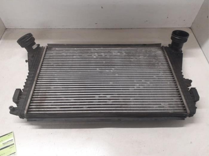 Usados Intercooler Volkswagen Caddy III (2KA,2KH,2CA,2CH) 1.9 TDI Precio € 60,00 Norma de margen ofrecido por Autodemontage van de Laar