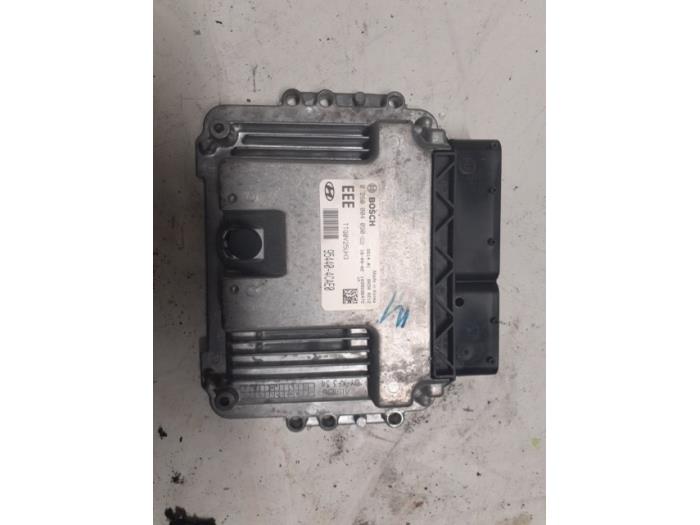 Engine management computer from a Hyundai H1 People 2017