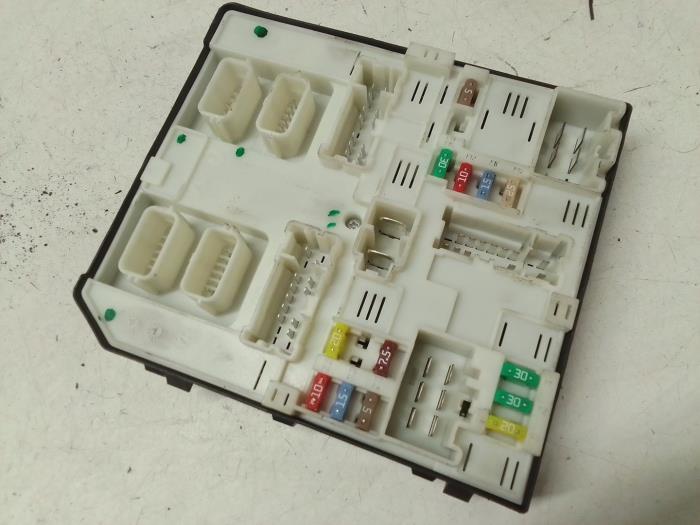 Fuse box from a Renault Grand Scénic III (JZ) 1.6 dCi 2014