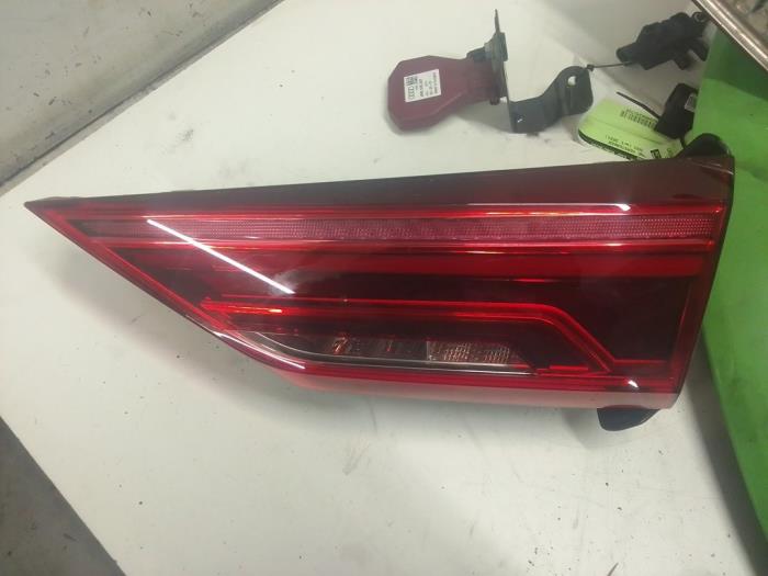Taillight, right from a Audi RS Q3 Sportback (F3S) 2.5 TFSI 20V Quattro 2021