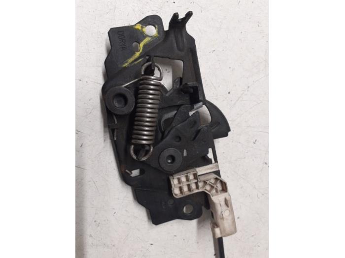 Bonnet lock mechanism from a Ford Focus 3 Wagon 1.0 Ti-VCT EcoBoost 12V 100 2018