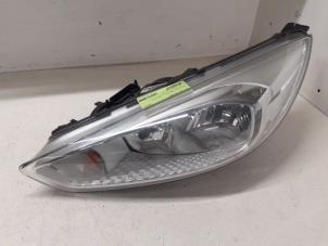Used Headlight, left Ford Focus 3 Wagon 1.0 Ti-VCT EcoBoost 12V 100 Price on request offered by Autodemontage van de Laar