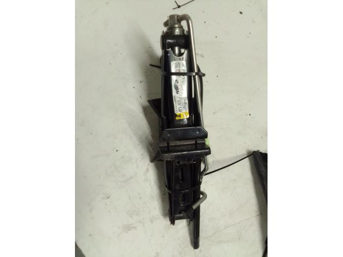 Jack set from a Ford Transit Courier 1.5 TDCi 75 2022