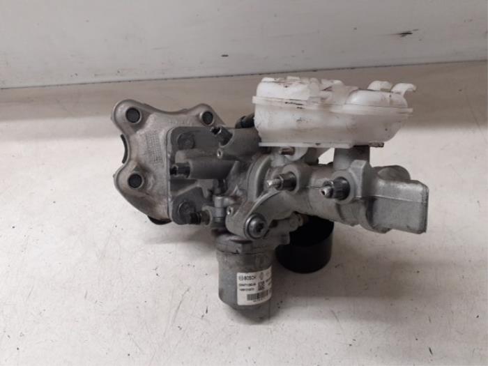 Usagé Servo frein Renault Zoé (AG) 46kW Prix sur demande proposé par Autodemontage van de Laar