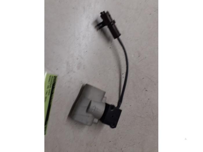 Begagnade Trycksensor, luftkonditionering Renault Zoé (AG) 46kW Pris på förfrågan erbjuds av Autodemontage van de Laar
