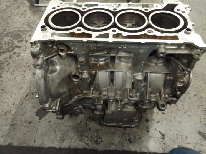 Engine crankcase from a Dacia Duster (SR) 1.3 TCE 130 16V 2019