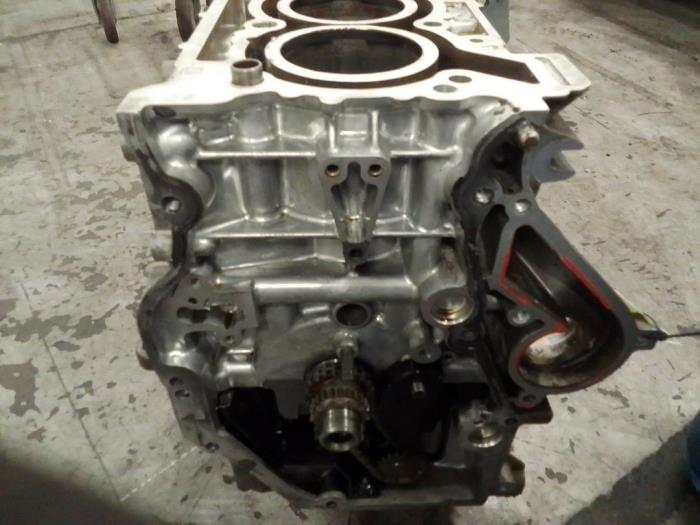Engine crankcase from a Dacia Duster (SR) 1.3 TCE 130 16V 2019