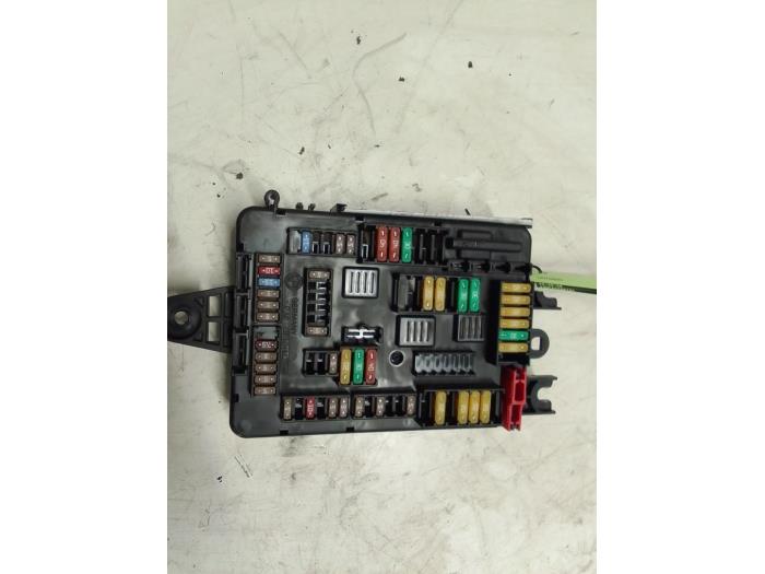 Fuse box from a BMW 1 serie (F20) 116d 1.5 12V TwinPower 2016
