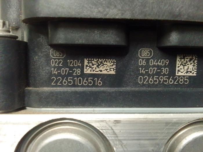 Usagé Bloc ABS Renault Captur I (2R) 1.5 Energy dCi 90 FAP Prix € 150,00 Règlement à la marge proposé par Autodemontage van de Laar