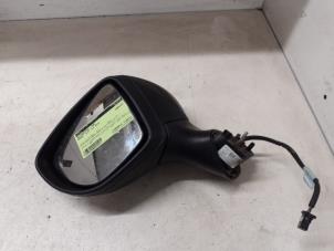 Used Wing mirror, left Renault Clio IV Estate/Grandtour (7R) 1.5 Energy dCi 90 FAP Price on request offered by Autodemontage van de Laar