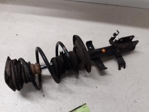 Used Front shock absorber rod, left Renault Clio IV Estate/Grandtour (7R) 1.5 Energy dCi 90 FAP Price on request offered by Autodemontage van de Laar
