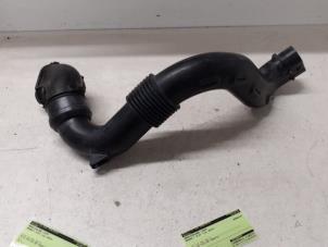 Used Air intake hose Renault Clio IV Estate/Grandtour (7R) 1.5 Energy dCi 90 FAP Price on request offered by Autodemontage van de Laar