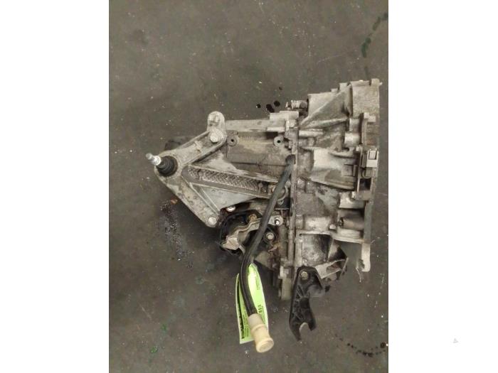 Gebrauchte Getriebe Renault Clio III (BR/CR) 1.2 16V TCe 100 Preis € 400,00 Margenregelung angeboten von Autodemontage van de Laar