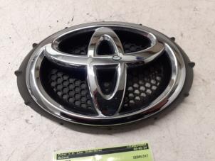Used Emblem Toyota Aygo (B40) 1.0 12V VVT-i Price on request offered by Autodemontage van de Laar
