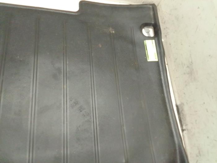 Boot mat from a Renault Kangoo/Grand Kangoo (KW) 1.5 dCi 85 2010