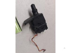 Used Indicator switch Renault Clio III (BR/CR) 1.2 16V 65 Price on request offered by Autodemontage van de Laar