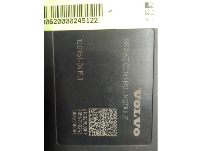 Usagé Pompe ABS Volvo V40 (MV) 2.0 D4 16V Prix € 75,00 Règlement à la marge proposé par Autodemontage van de Laar