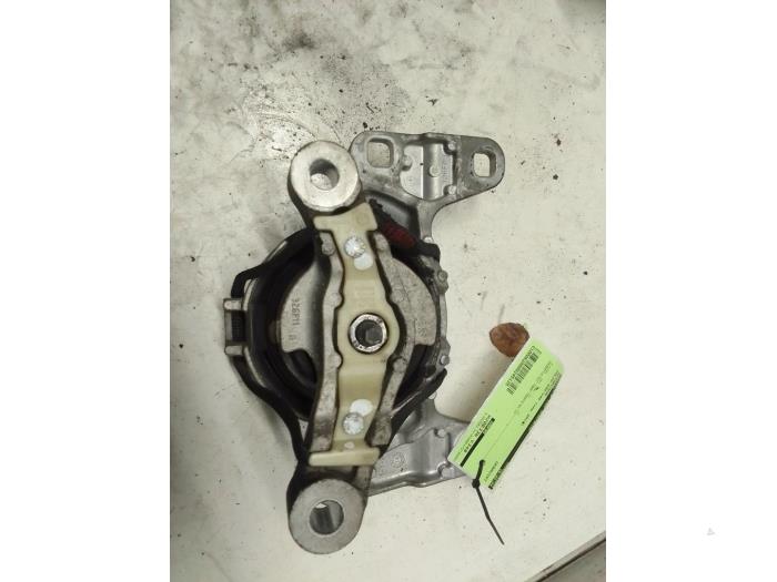 Usagé Support moteur Volvo V40 (MV) 2.0 D4 16V Prix € 50,00 Règlement à la marge proposé par Autodemontage van de Laar